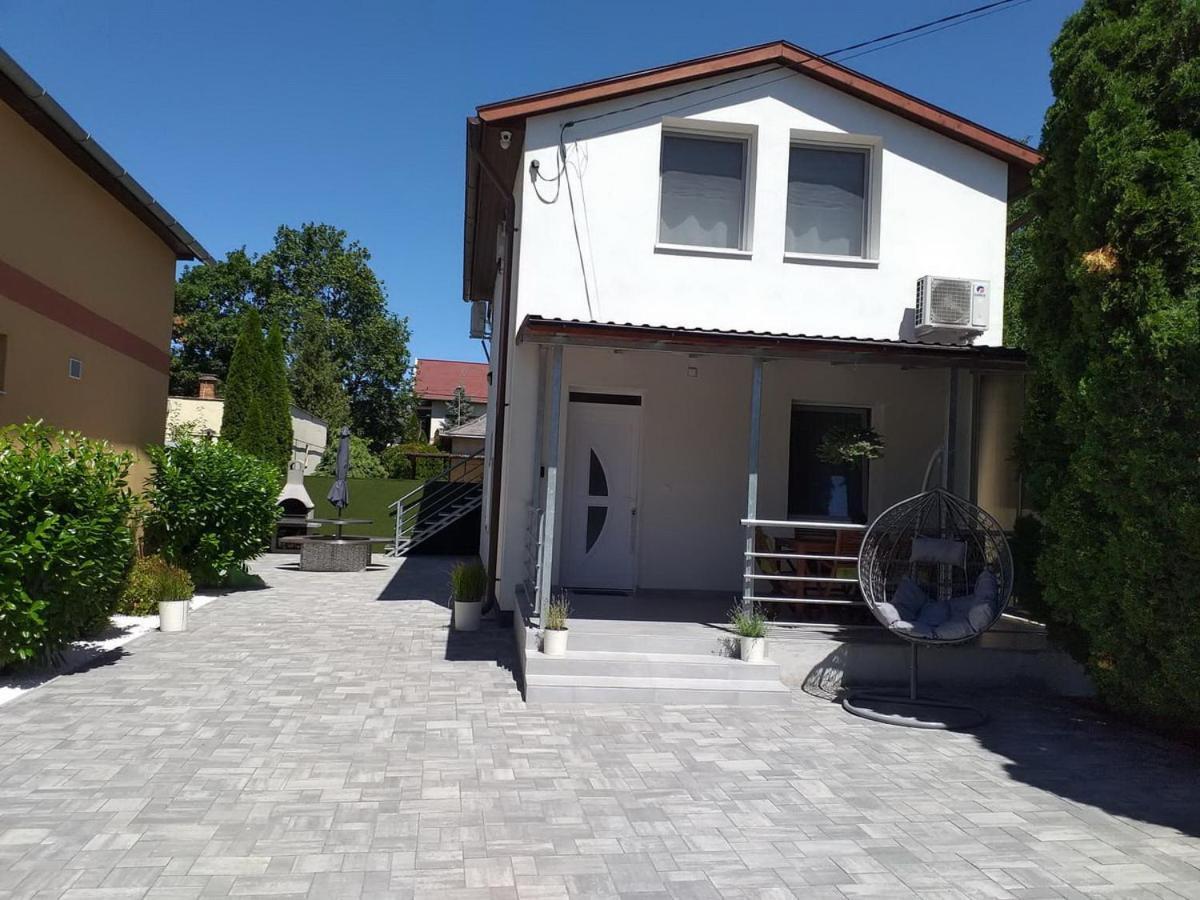 White Stone Apartman Hajdúszoboszló Dış mekan fotoğraf