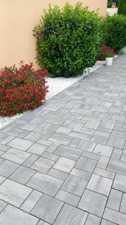 White Stone Apartman Hajdúszoboszló Dış mekan fotoğraf