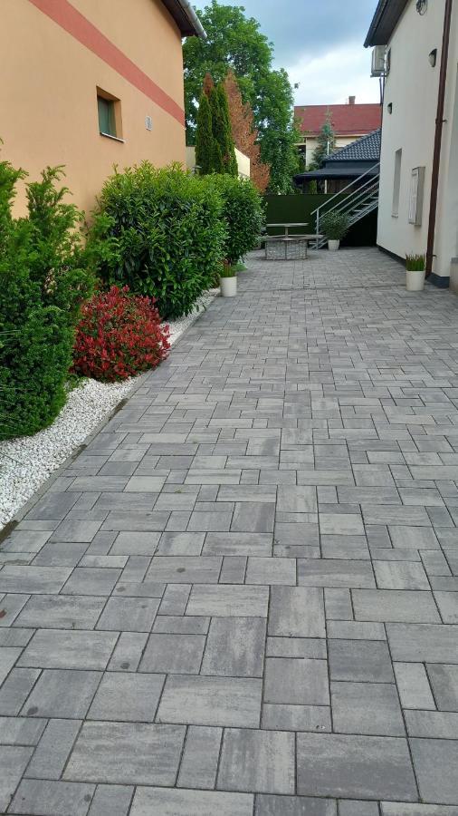 White Stone Apartman Hajdúszoboszló Dış mekan fotoğraf